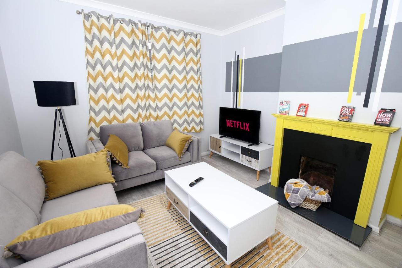شقة 3-Bed House With Parking Near London O2 المظهر الخارجي الصورة