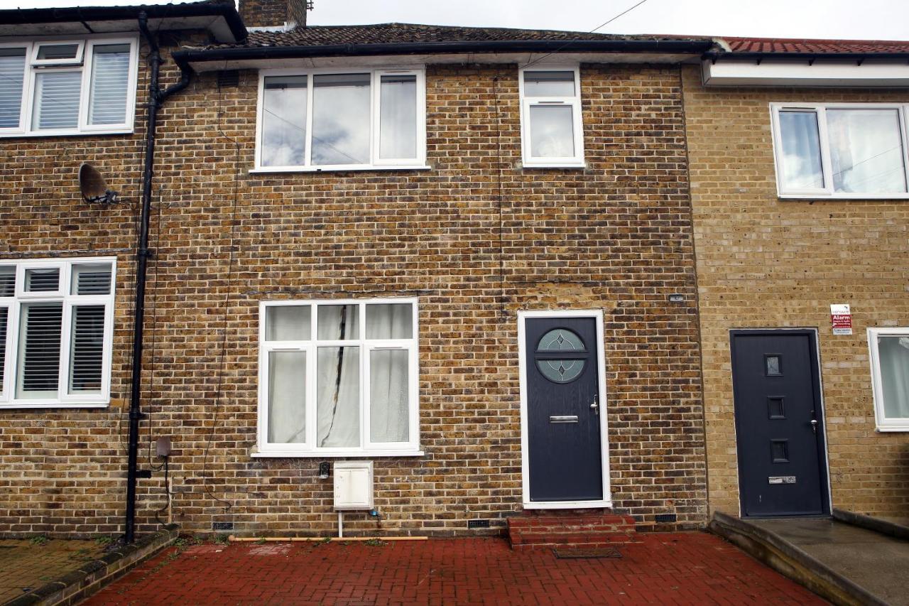 شقة 3-Bed House With Parking Near London O2 المظهر الخارجي الصورة