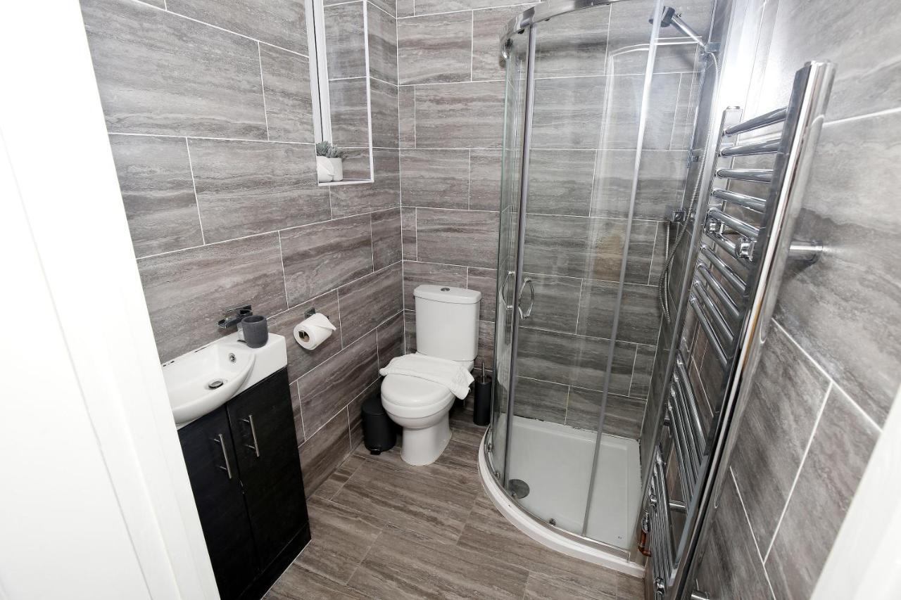 شقة 3-Bed House With Parking Near London O2 المظهر الخارجي الصورة