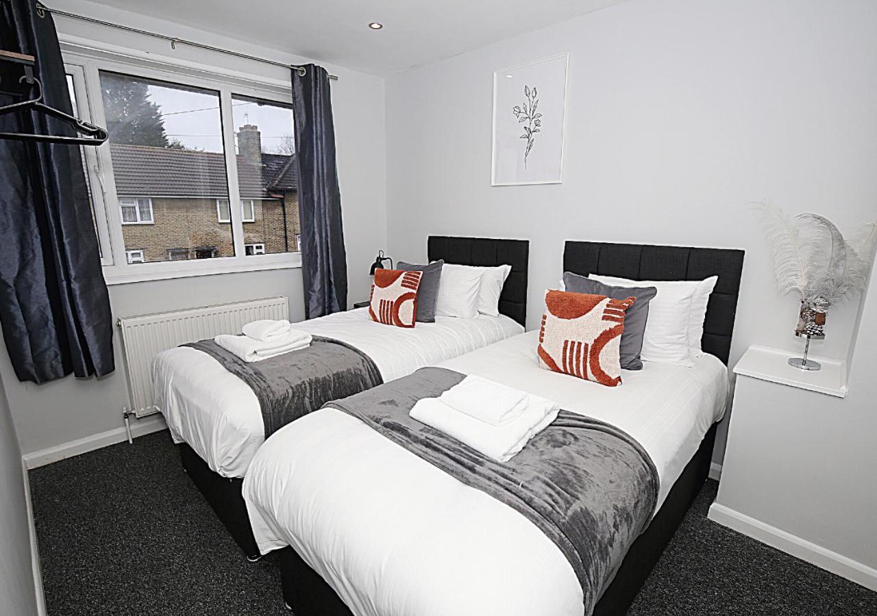 شقة 3-Bed House With Parking Near London O2 المظهر الخارجي الصورة
