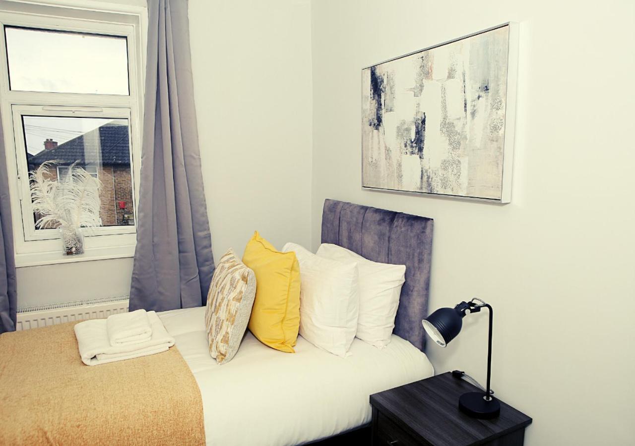 شقة 3-Bed House With Parking Near London O2 المظهر الخارجي الصورة