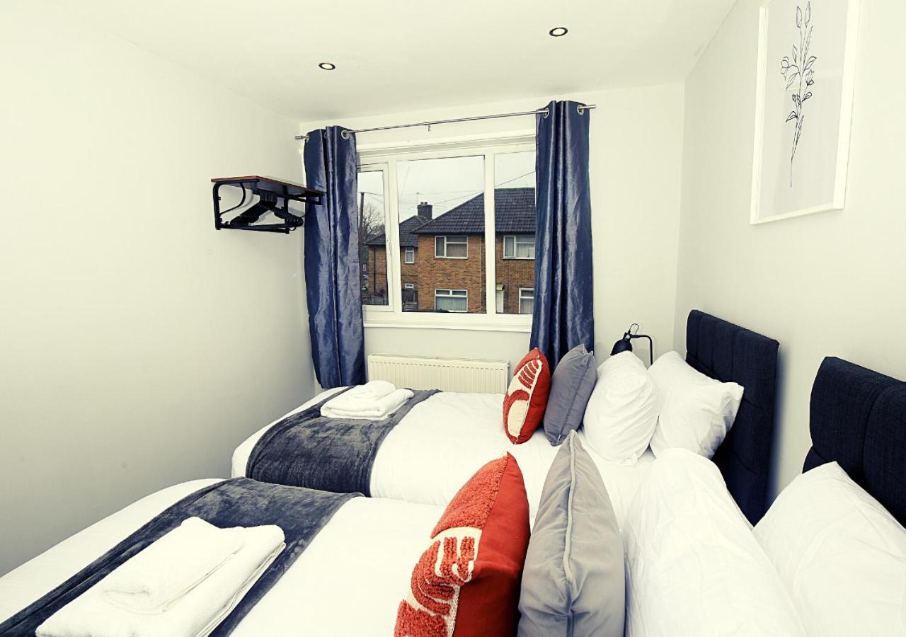 شقة 3-Bed House With Parking Near London O2 المظهر الخارجي الصورة